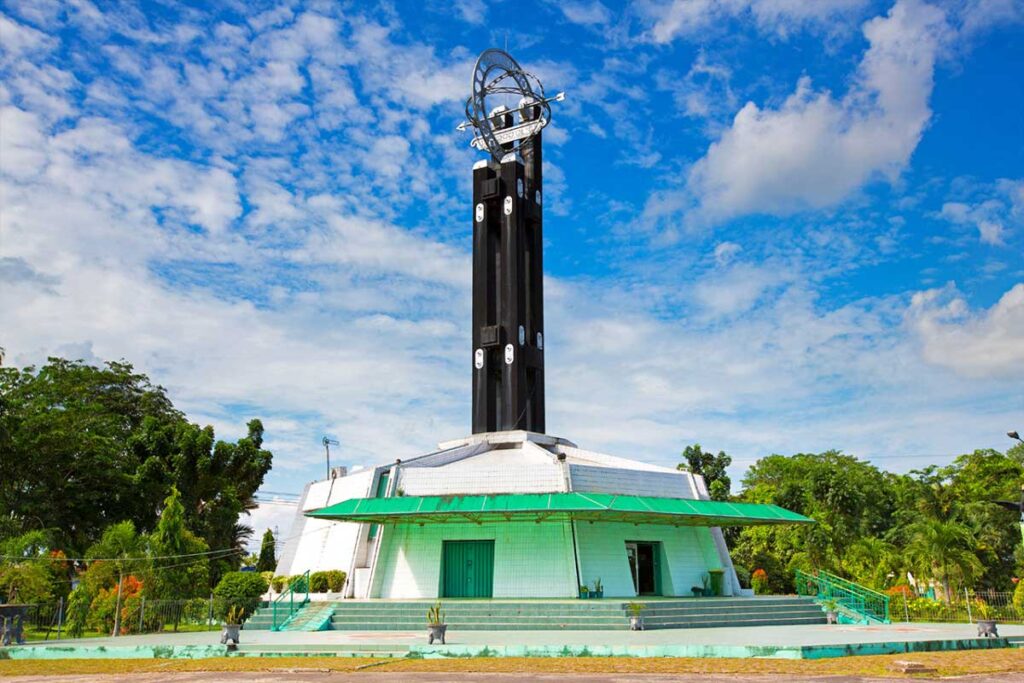 Tugu Khatulistiwa