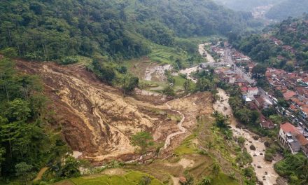 Bencana Longsor Cisarua Puluhan Warga Hilang, SAR Di Hentikan