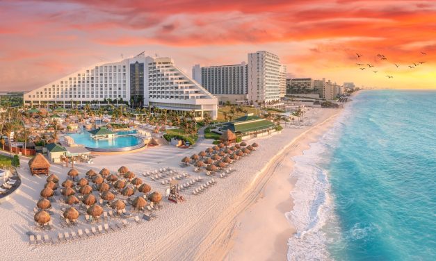 Cancún Kota Resort Yang Tak Pernah Sepi Pengunjung