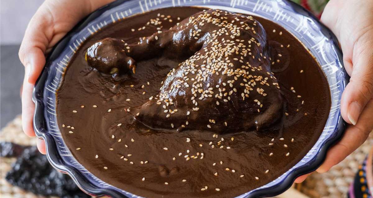 Mole Poblano Saus Legendaris Khas Meksiko Yang Kaya Rasa