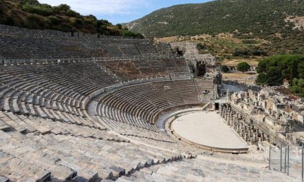 Kota Efesus Di Anggap Salah Satu Tujuh Keajaiban Dunia Kuno