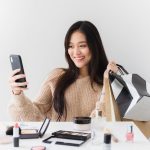 Kebiasaan Buruk Yang Bikin Keuangan Makin Sulit Bagi Gen Z