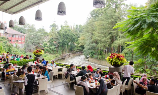 Restoran Cimory Riverside Tempat Terbaik Di Puncak Bogor