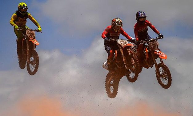 Melintasi Batas, Motorcross Dan Keceriaan Di Balik Aksi Berani